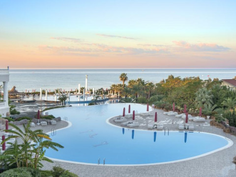 STARLIGHT RESORT HOTEL