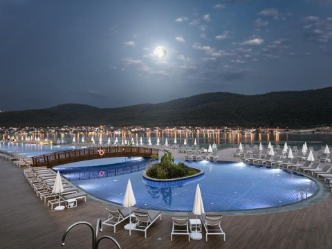 TITANIC LUXURY COLLECTION BODRUM