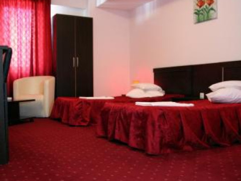 CITY HOTEL