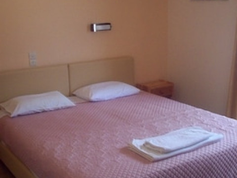 IONIS HOTEL