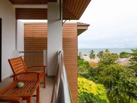 Pinnacle Grand Jomtien Resort & Beach Club