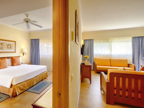 Barcelo Maya Colonial
