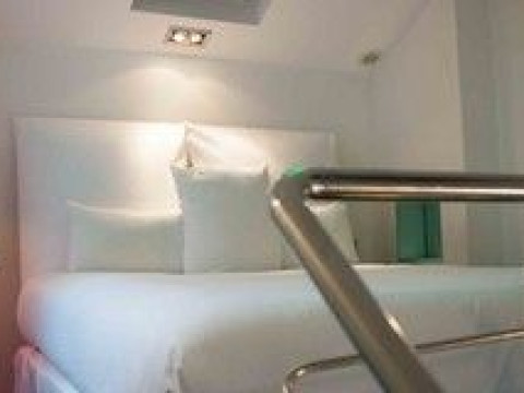 1K HOTEL