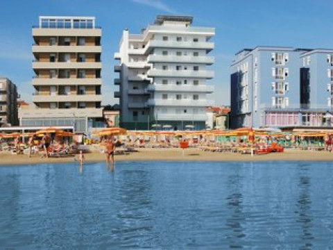 HOTEL EMBASSY PESARO