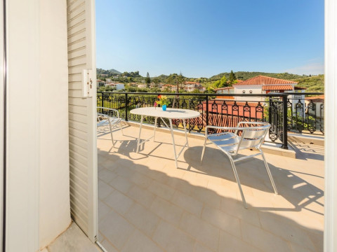 DENISE STUDIOS AND APARTMENTS