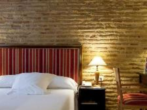 AD HOC MONUMENTAL HOTEL