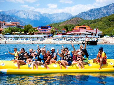SAILORS BEACH CLUB