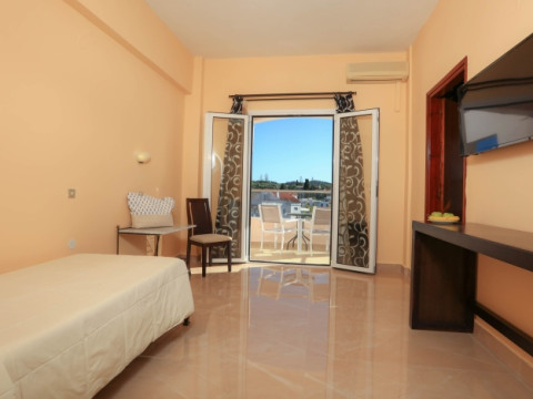Cavomarina Beach Hotel