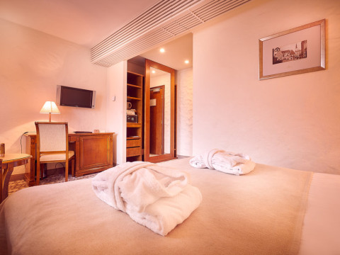 RIXWELL COLLECTION SAVOY BOUTIQUE HOTEL