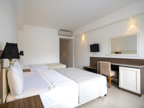 Club Shark Hotel