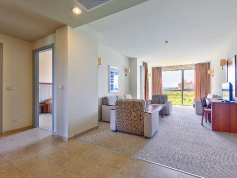 SOL LUNA BAY RESORT APARTMENT BUILDING
