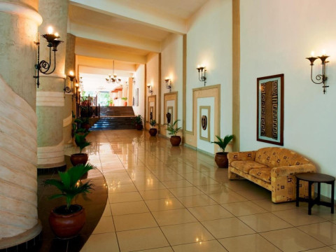 Neptune Beach Resort and Safari Tsavo Explorer RO