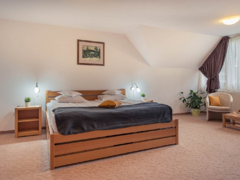 LOBOGO RESORT.