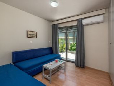 7 PALMS HOTEL APARTMENTS