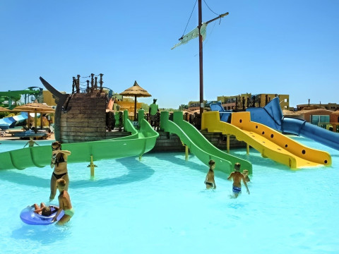 Titanic Palace Resort