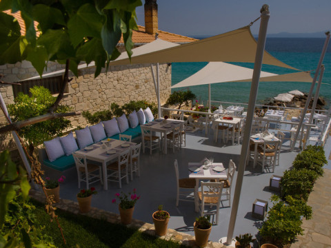 White Suites Resort