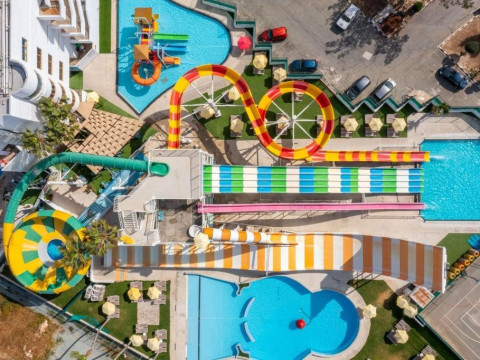 Leonardo Laura Beach