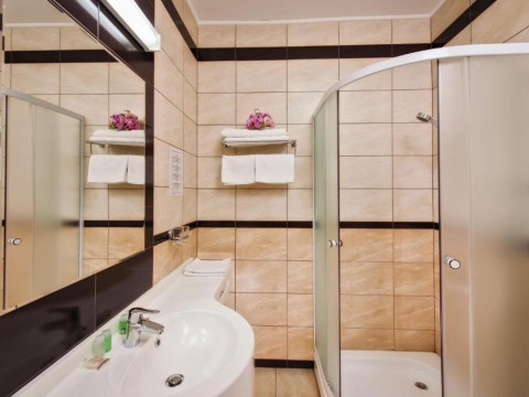HOTEL OZANA
