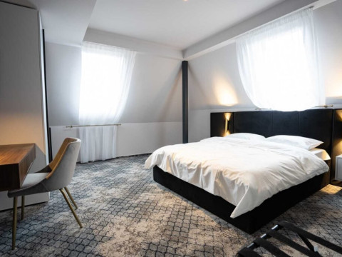 HOTEL CRISTAL.