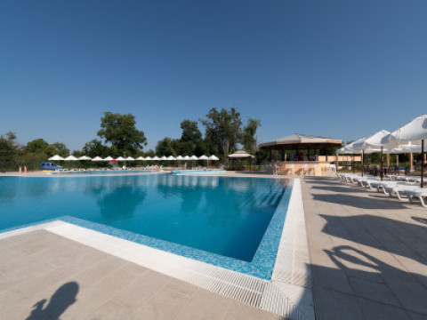 SUNRISE RIVER BEACH RESORT