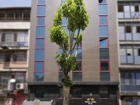 HOTEL GOLDEN CROWN