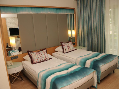 LONG BEACH RESORT  SPA