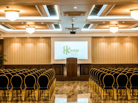 KOUROS HOTEL DRAMA