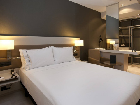 AC HOTEL COLON VALENCIA BY MARRIOTT