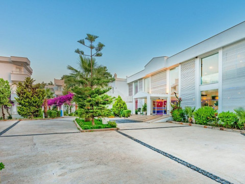 Bendis Beach Hotel