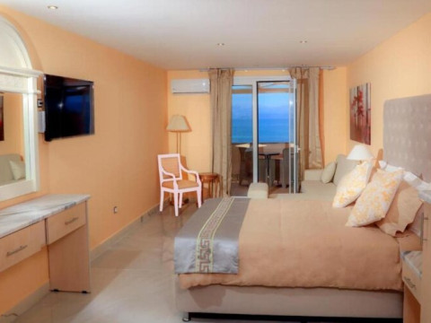 Cavomarina Beach Hotel