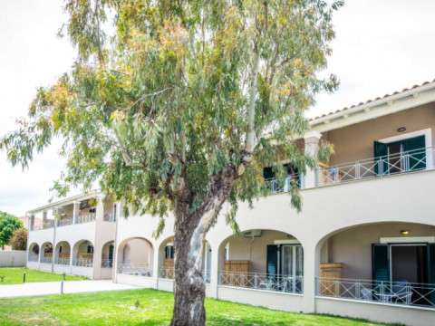 Amour Holiday Resort (Corfu)