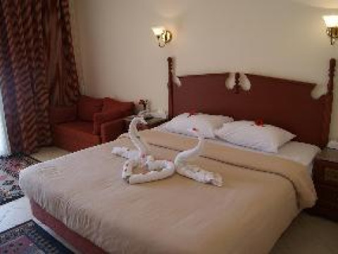 ALADDIN BEACH RESORT