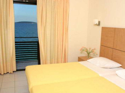 FLISVOS HOTEL TOLO