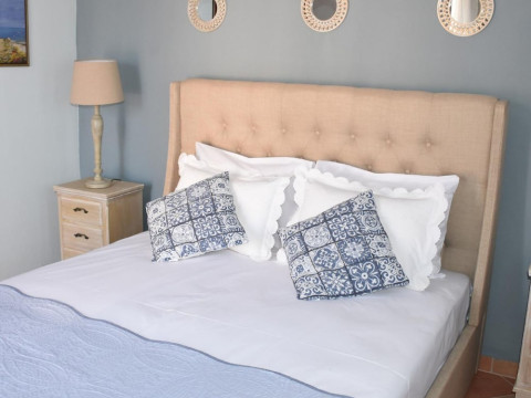 GODDESSES VILLA 1 IN NIES