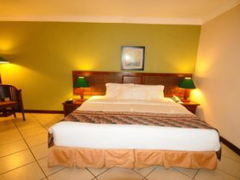 AANARI HOTEL AND SPA