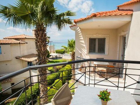 Sun Residence - Seaside Hotel  Suites