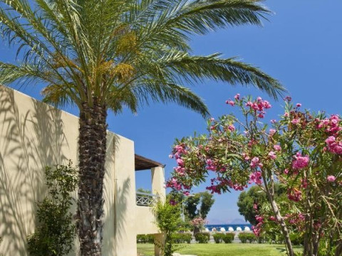 Kipriotis Maris & Suites