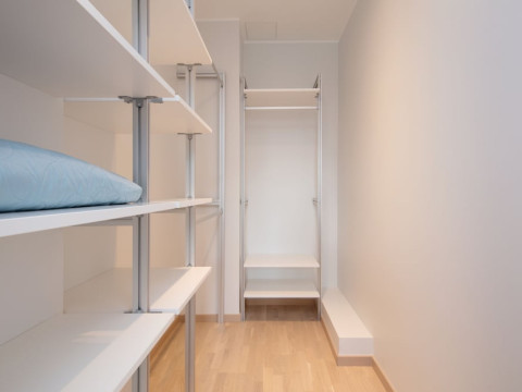 8ERA BUSINESS EXECUTIVE ROTERMANNI APTS