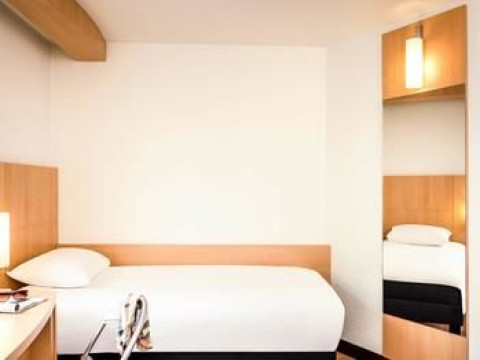 IBIS PARIS 17 CLICHY-BATIGNOLLES