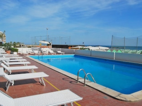 HOTEL EMBASSY PESARO
