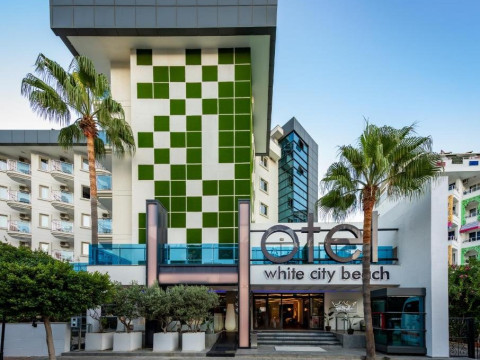 White City Beach Hotel