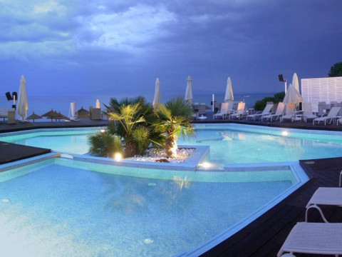 Iraklis Apartments  Keys