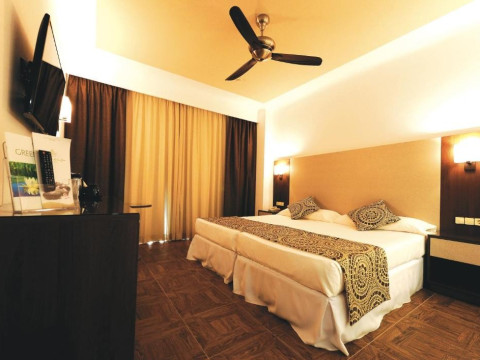 RIU Funana