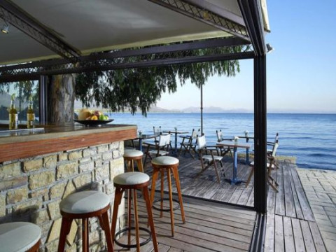 Avantis Suites Hotel