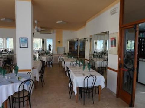 HOTEL CARAVAN
