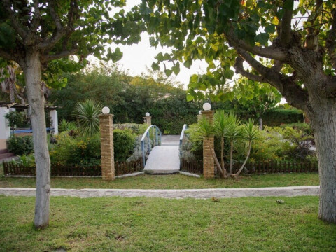 Aithrio Hotel