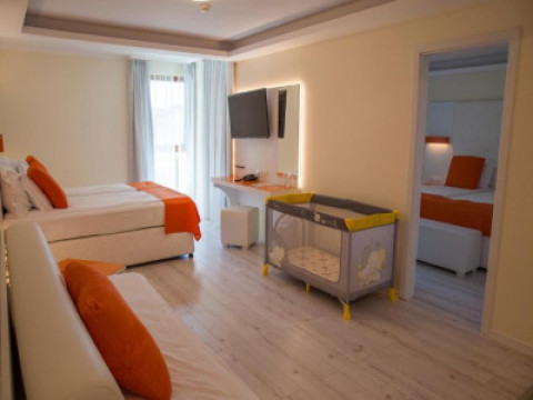 PERLA LUXURY