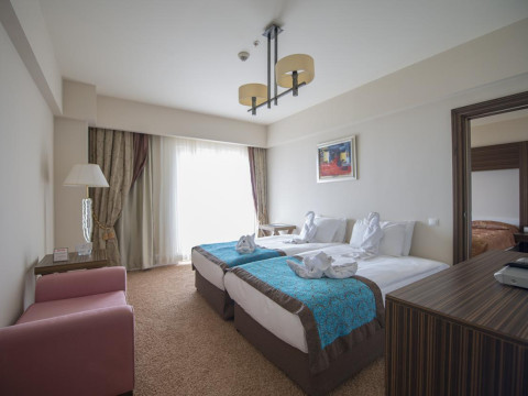 CRYSTAL FAMILY RESORT & SPA