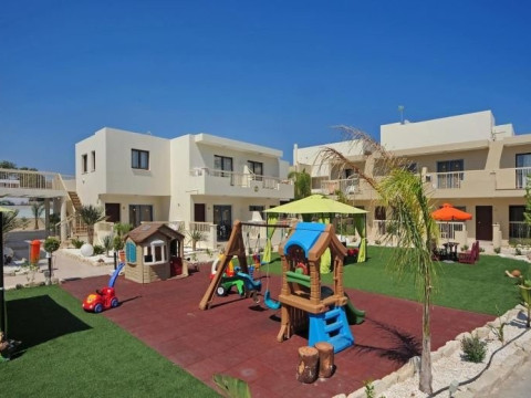 Nelia Gardens
