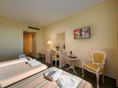 ANGELIKA PALLAS HOTEL